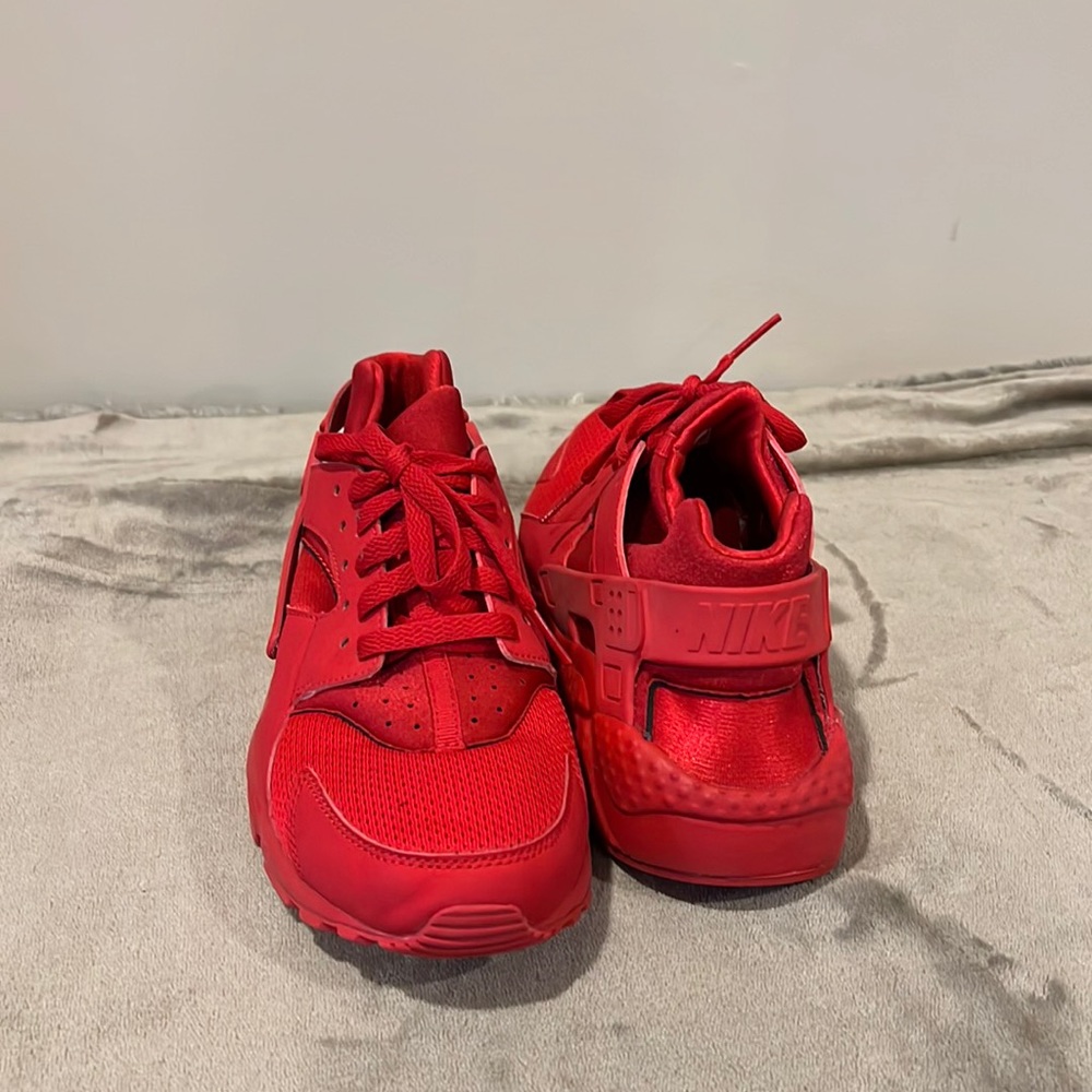 Red Woman’s Nike Huraches